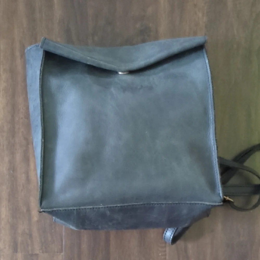 Brandy Melville Black Leather Backpack - Picture 4 of 10